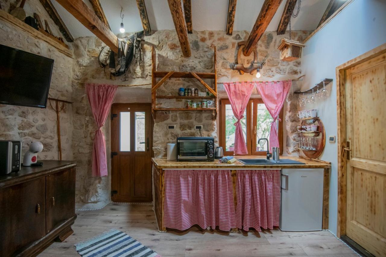 The Old Stable 1861 Villa Imotski Exteriör bild